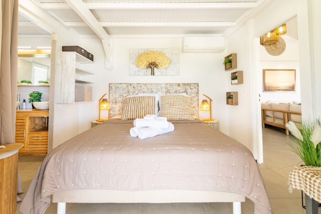 Chambre doree 1 scaled