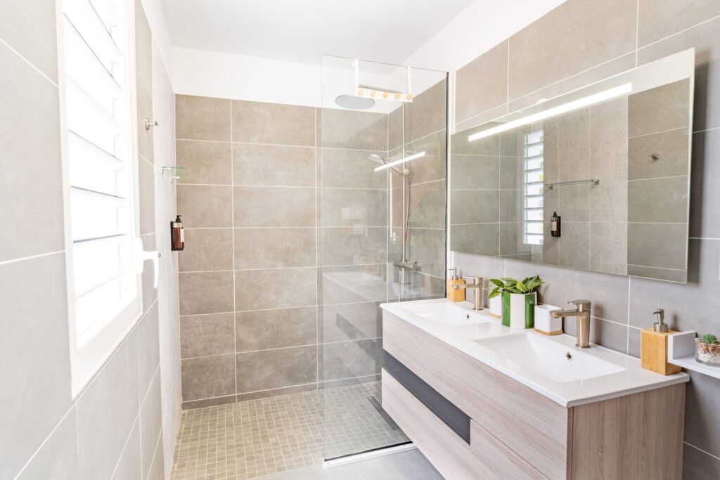 Salle de bain ch 1 2 1 scaled