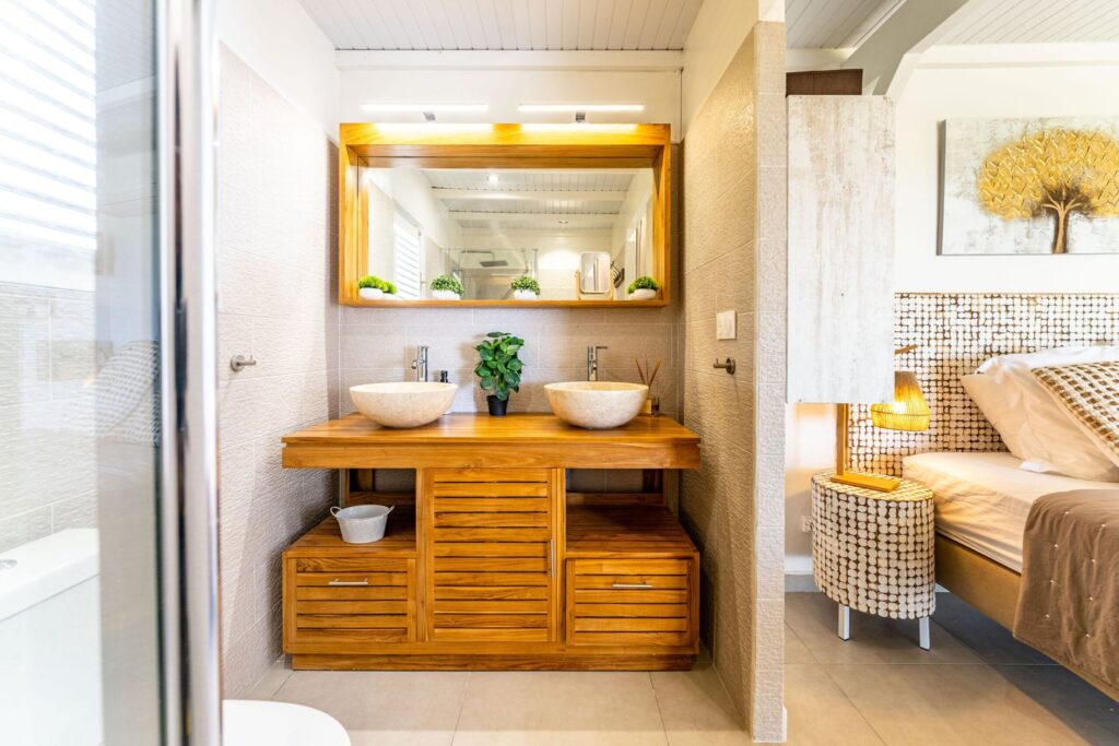 Salle de bain ch doree 1 scaled